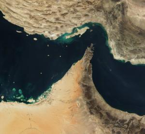 ترامب يضغط عالميًا لتأمين هرمز